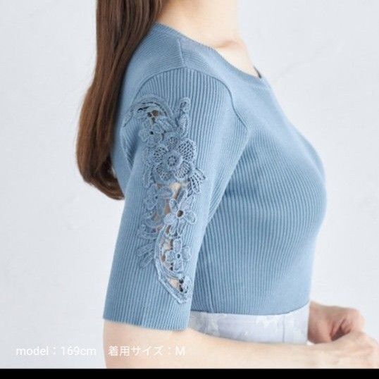 【未使用★超美品 トッコクローゼット】ブルー 刺繍入り 五分袖ニット Mサイズ カットソー ホワイト プルオーバー
