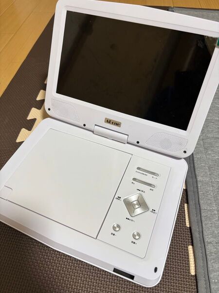 ポータブルDVDプレーヤー