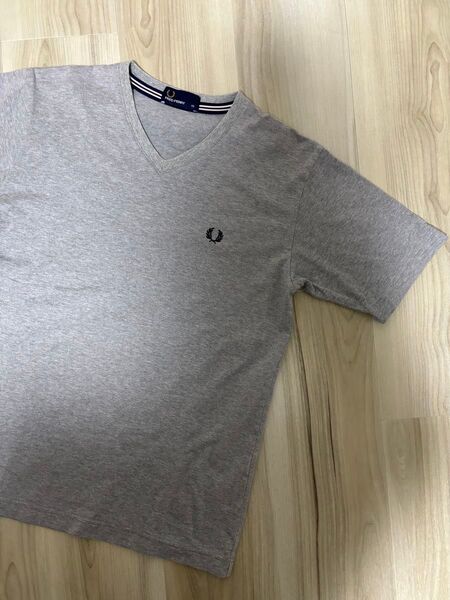 美品 フレッドペリー Tシャツ