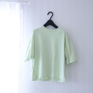 美品、ライムグリーンTシャツ