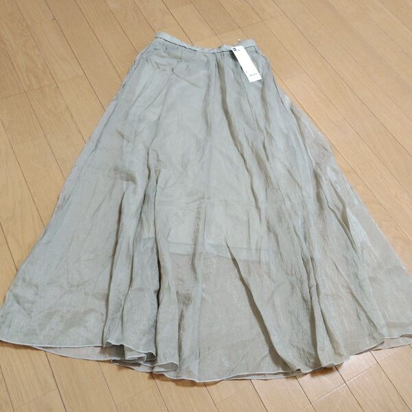 新品 GU シアーロングスカート ベージュ フレア タグ付