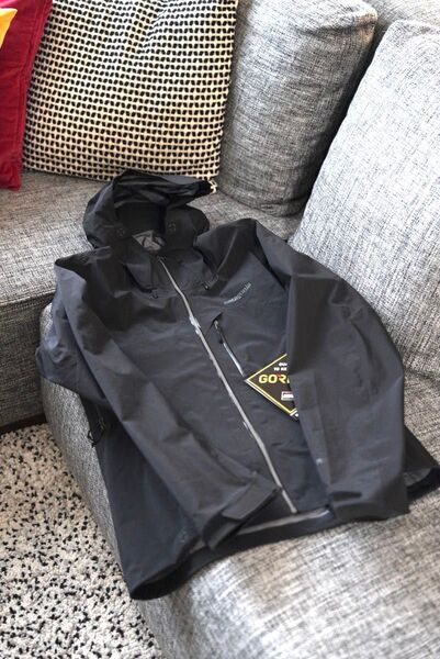 【新品未使用】 patagonia パタゴニア プリモジャケット メンズ
