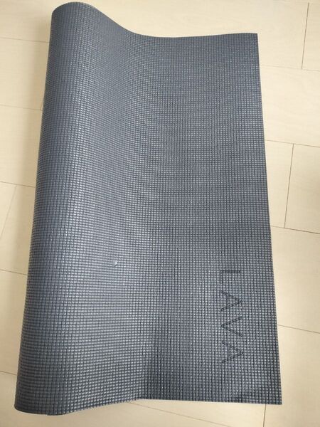 LAVA ヨガマット 1箇所傷あり