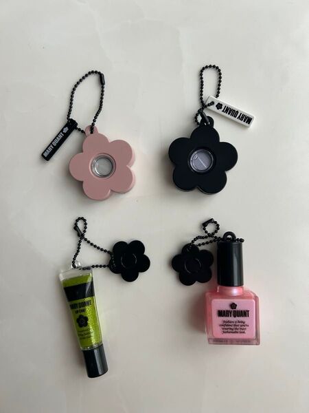 MARY QUANT マリークヮント★4種類★ミニチュアコスメチャーム ガチャガチャ トイカプセル アイカラー クーポン利用