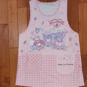 未使用に近いサンリオ Kuromi エプロン ピンク保育士幼稚園