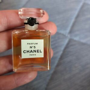 【23日限りのお値段です】CHANEL シャネル N°5 PARFUM ミニチュア香水
