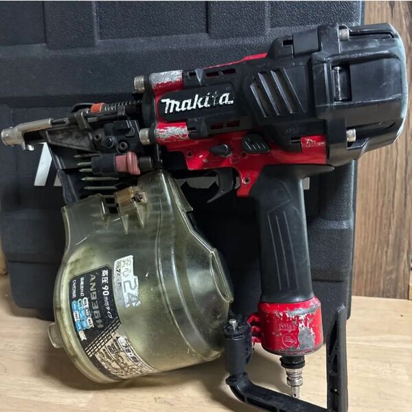 マキタ高圧エア釘打ち機 90㎜ 完動品
