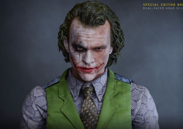 ホットトイズ hot toys 1/4 クォータースケール ジョーカー ボーナスアクセサリー付き ダークナイト