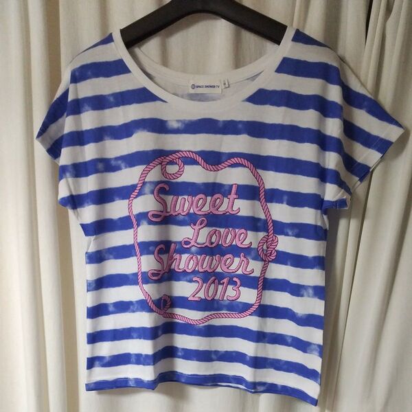 スペースシャワーのライブTシャツです、写真の通り、衿は大きめ、普通サイズ、より、の丈です、Sです