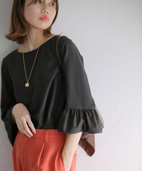 La Totaliteラッフルスリーブブラウス¥13,200税込