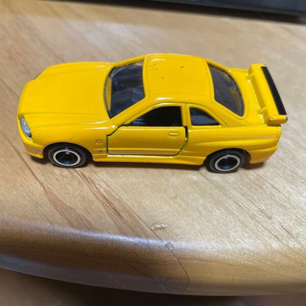 トミカ 日産 スカイラインGT-R R34 イエロー ミニカー