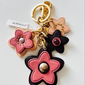 COACH コーチ フラワーバッグチャーム キーホルダー ピンク