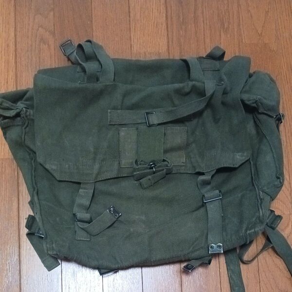 実物 USED イギリス軍 P58 キャンバス COMBAT フィールドパック ミリタリーバッグ 軍モノ
