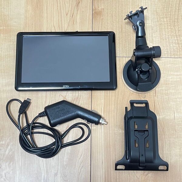 ポータブルナビ カーナビ SPIRIX 7インチポータブルナビゲーション SX-DVN77T