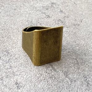 アンティーク シグネットリング スクエア 真鍮 レトロ メンズアクセサリー 古着 指輪 ゴールド 印台 ユニセックス 春コーデ