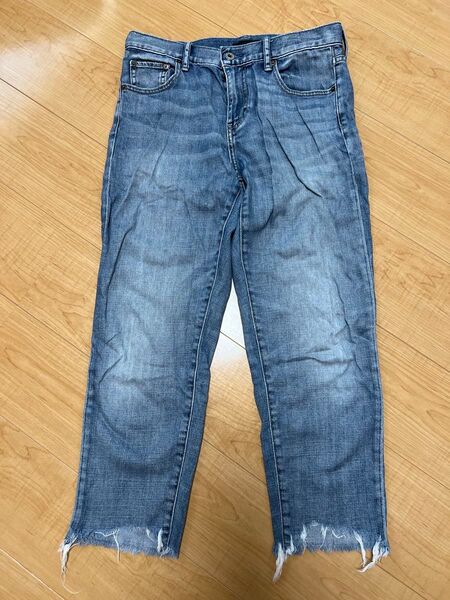 UNIQLO ハイライズジーンズ カットオフ 24