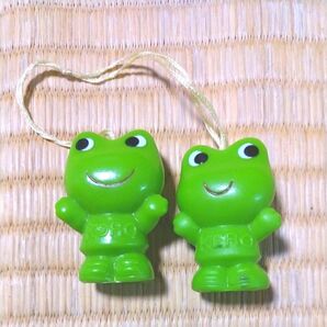 【2個セット】緑のカエルのキーホルダー KERO&KORO