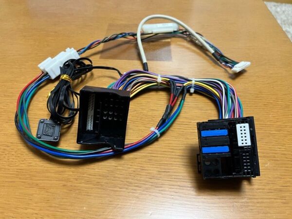 BMW E89 Z4 カーオーディオ用キャンセラーハーネス中古品