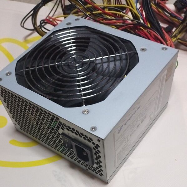 電源ユニット 500W FSP 80PLUS GOLD