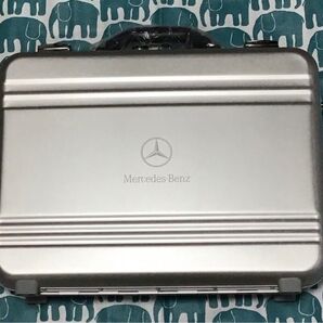 Mercedes-Benz アルミ製アタッシュケース シルバー 未使用に近い