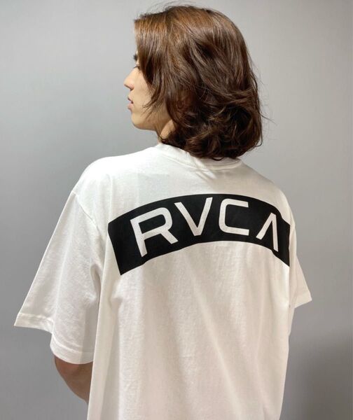 新品未使用訳あり RVCA/ルーカ ロゴ刺繍バックプリント半袖Tシャツ 男女兼用 メンズ レディース ゆったりサイズ ホワイトM