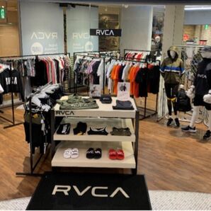 新品未使用ワケあり 2024夏RVCAルーカ バックロゴプリント半袖Tシャツ 厚手 男女兼用 ボックスシルエット スミクロ L