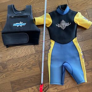 キッズウエットスーツ ベスト(小学5年140cm?) 半袖(小学1年 110cm?) 二着セット 男女とも