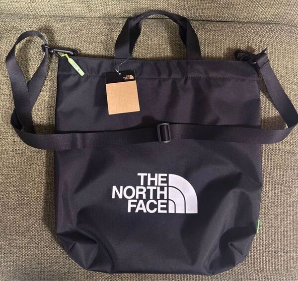 THE NORTH FACE 未使用 ノースフェイス ショルダーバック トートバッグ 黒 チャック付 ホイッスル付