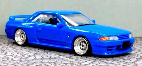 御観覧頂きありがとうございます。1/64 カスタムミニカー スカイラインGTR BNR32 青 深リム ローダウン仕様