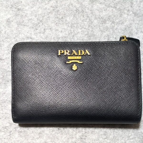 PRADA 二つ折り財布 バイカラー