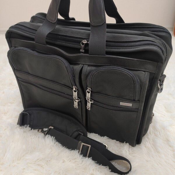 TUMI ビジネスバッグ 2way 2層 大容量 トゥミ