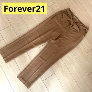 Forever21 センタープレスストレートパンツ ハイウエストパンツ