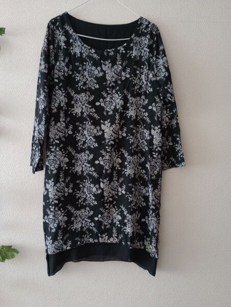 新品 花柄ワンピース Mからlサイズ 黒系