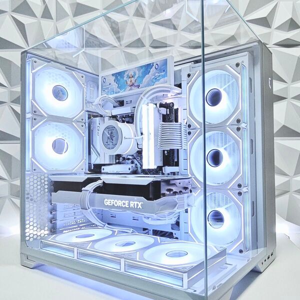 ゲーミングPC 白 ホワイト RTX4070Ti Ryzen7 7800X3D