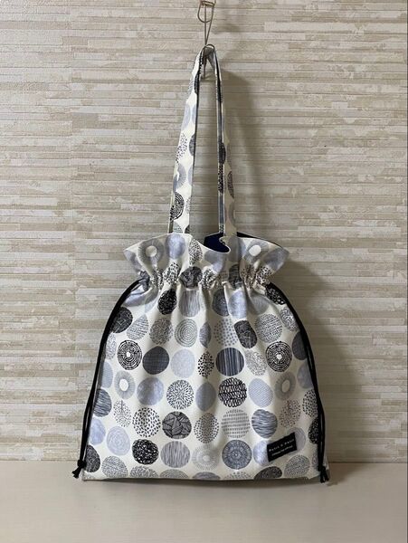 大きめサイズの巾着トートバッグ・ハンドメイド ショルダーバッグ