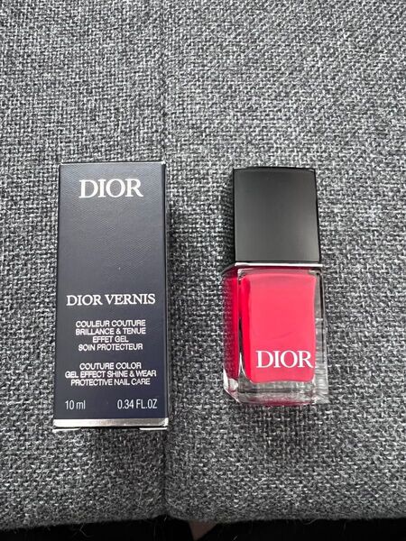 Dior ヴェルニ (ネイル エナメル) 品番:999 未使用