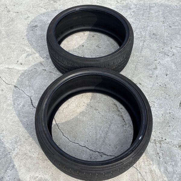 ハートマン・ノーデンホルツの255/30R22 チューブレスタイヤ 2本セットです。