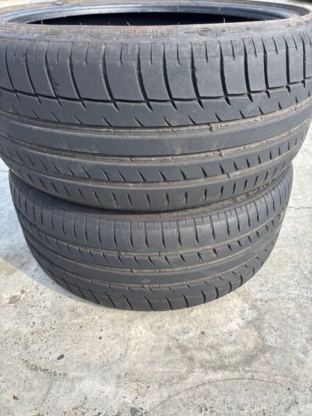 225/35R19 サマータイヤ 2本セット