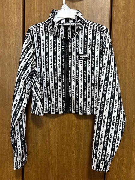 adidas クロップド丈 ショート丈 ジャージ