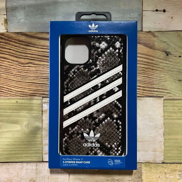 iPhone adidas 蛇柄 スマホケース 11用
