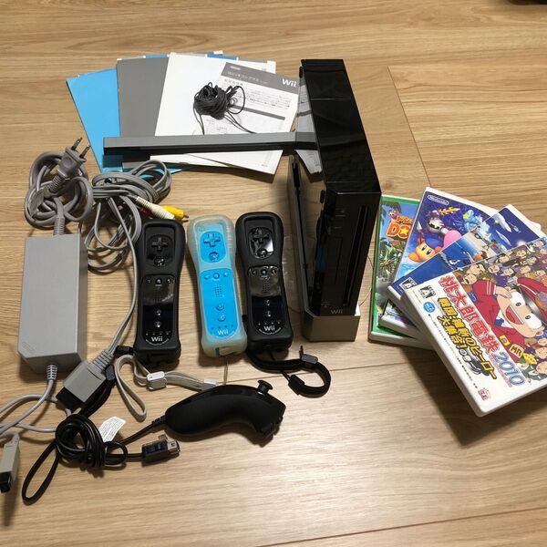 任天堂 Nintendo Wii本体、リモコン、ソフト