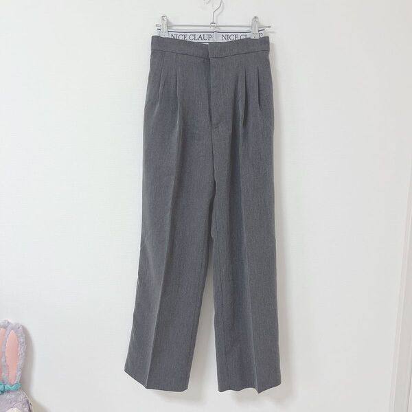 ナイスクラップ one after another NICE CLAUP ロゴベルト付きスラックスパンツ グレー ボトムス パンツ