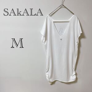 未使用 SAkALA ホワイト Vネック チュニック M カットソー Tシャツ 半袖 レディース