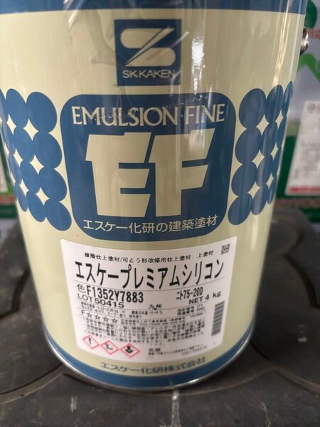 エスケープレミアムシリコン 水性 4kg