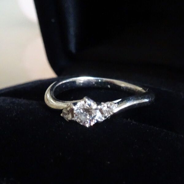 ギンザ ダイヤモンド シライシ Shining Flow ダイヤモンドリング 0.19ct