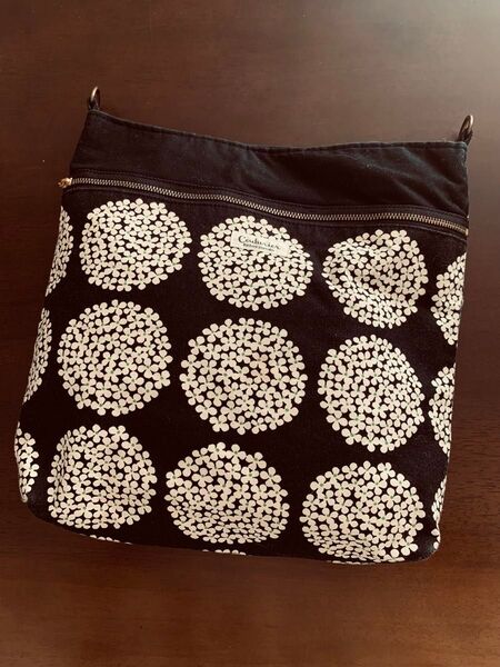 北欧 サークルフラワー 小花柄 ハンドメイド ショルダーバッグ