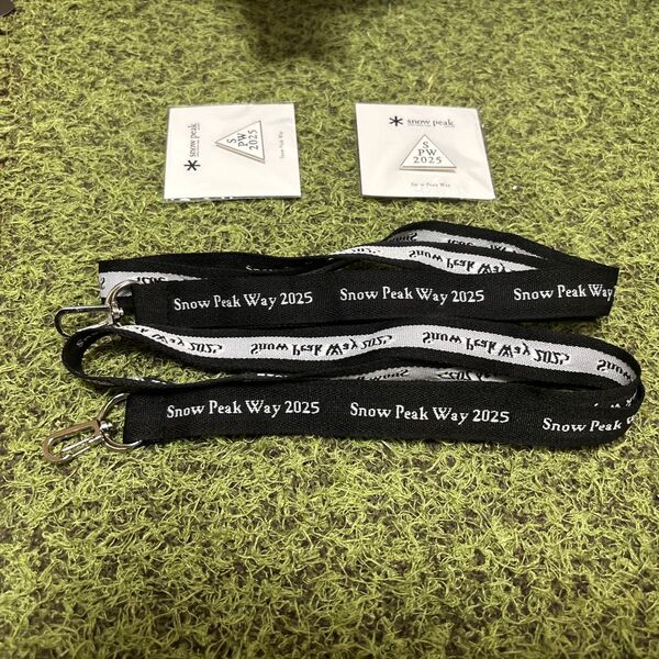snow peak way 2025 非売品 ストラップ&ピンバッジ 2本セット スノーピークウェイ ネックストラップ 2