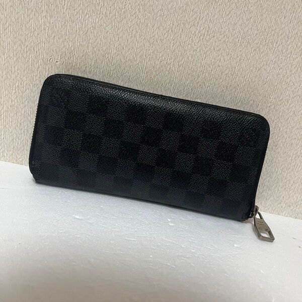 ルイヴィトン ダミエ グラフィット ヴェルティカル 長財布 M63095