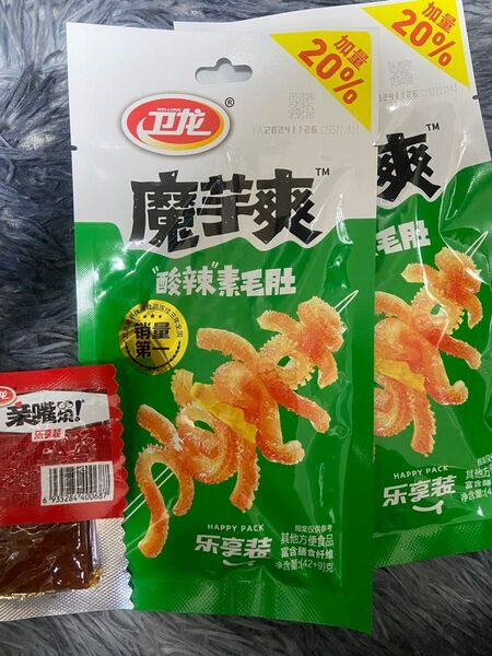 衛龍 魔芋爽 味付けこんにゃく 素毛肚 酸辣味102g +2点お菓子のプレゼント 中華お菓子 2025年6月まで
