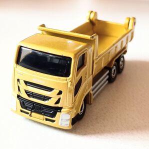 トミカ No.101 いすゞ ギガ ダンプカー ルース A-B